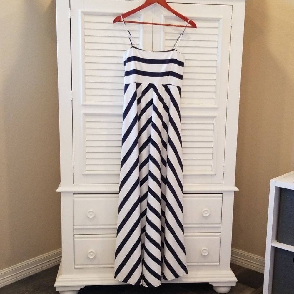 Jessica Simpson Maternity Dress